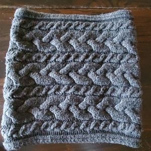 Gap cable knit acarf